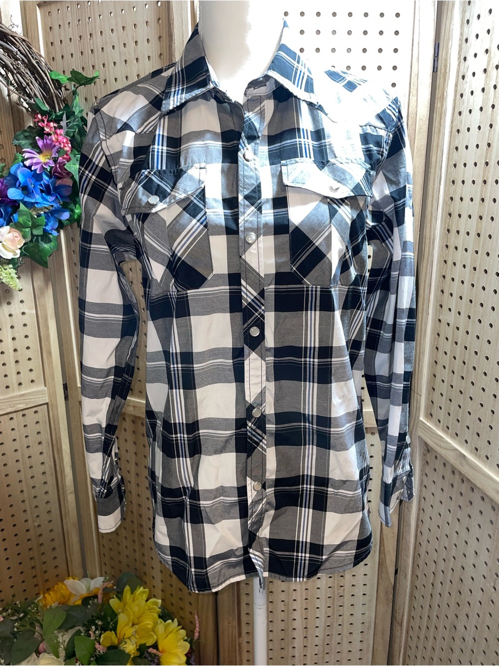 Womens Black and White Plaid Button-Down Shirt